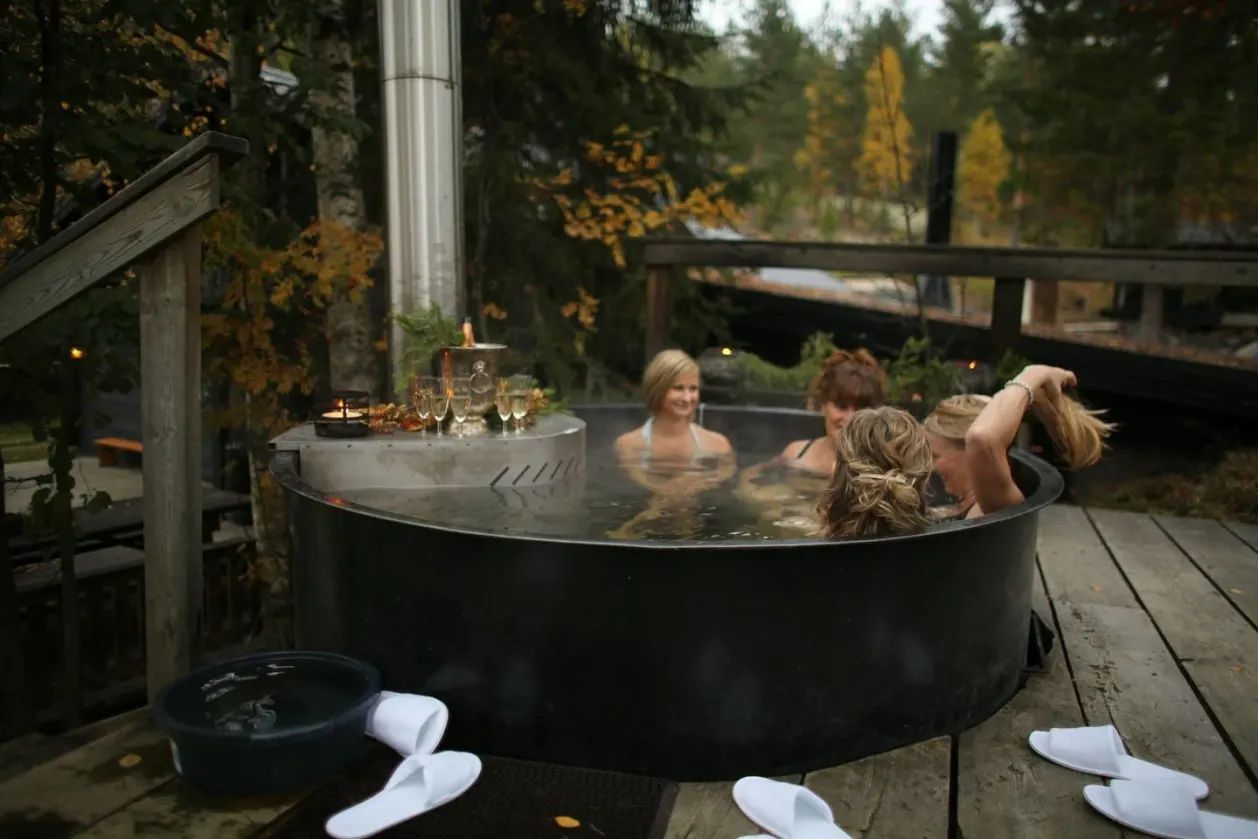 Jarvisydan sauna world hot tub